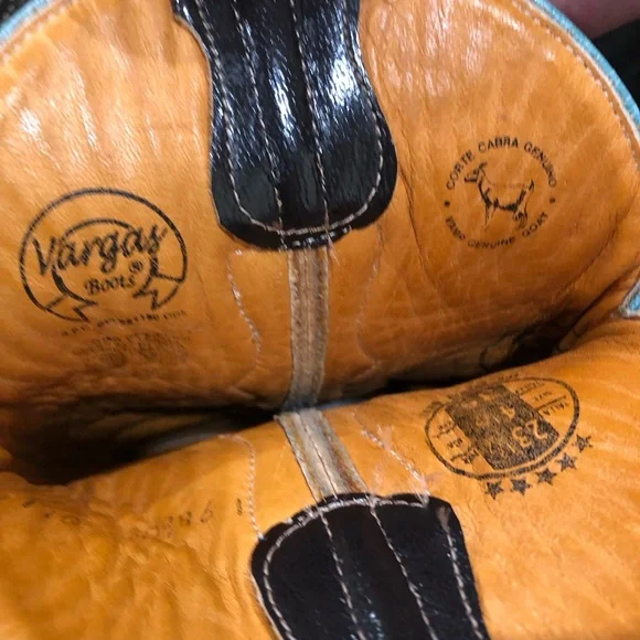 Not for sale. Vargas women studded silver cowgirl boots size 41/2. - Picture 8 of 9